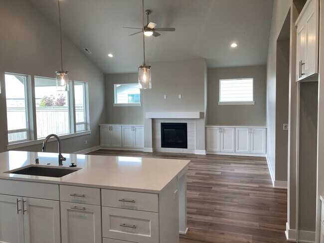 Building Photo - 3204 Quail Ridge Loop