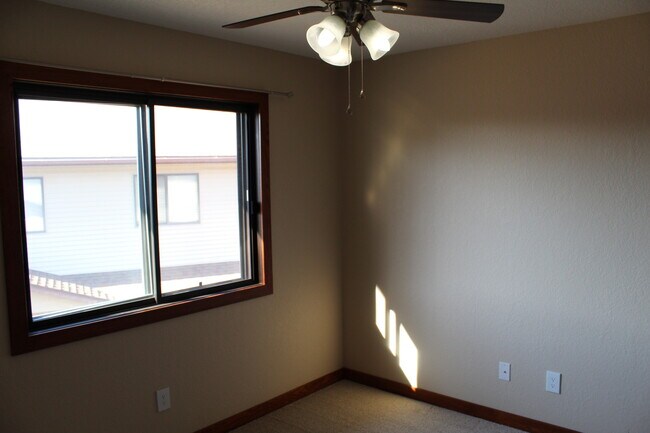 Building Photo - 107 Conner Cir SW