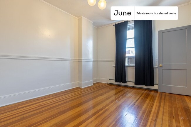 Foto del edificio - Room in Shared 3 bed/1 bath home