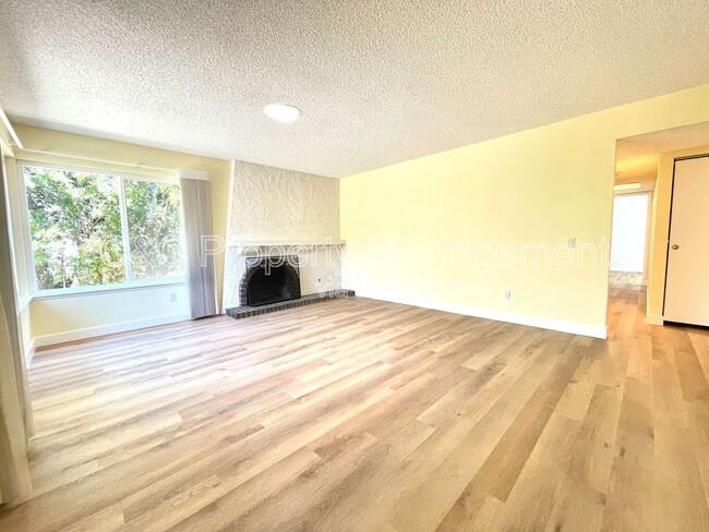 Building Photo - 17015 Palacio Ct