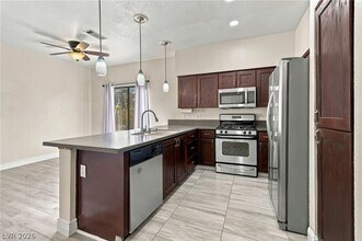 Building Photo - 2304 Chatfield Dr