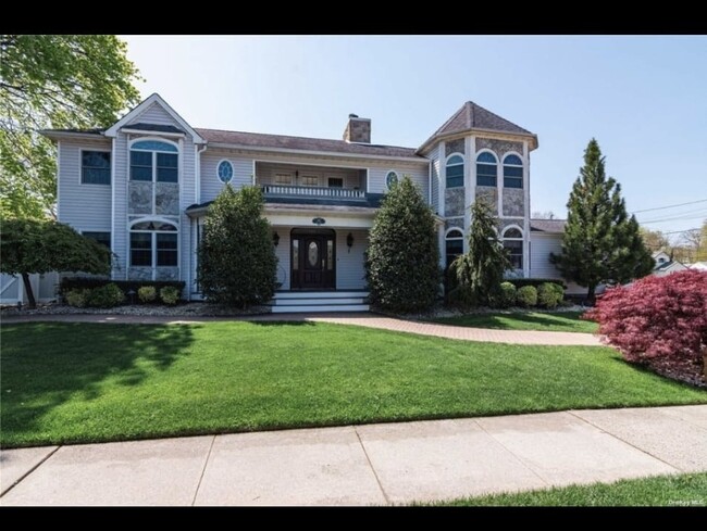Building Photo - 1 Gildo Pl