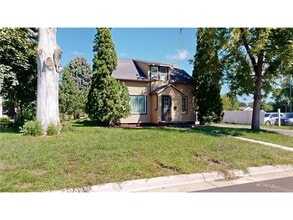 Building Photo - 447 E Schlieman Ave