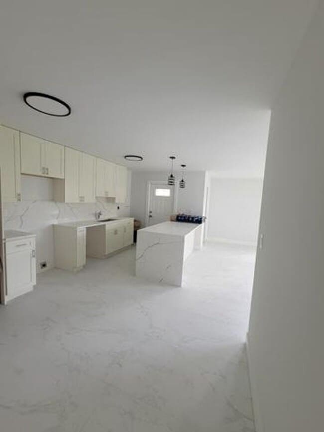 Foto del edificio - 240 SW 7th St