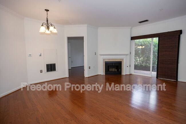 Foto del edificio - 2204 Westcourt Ln
