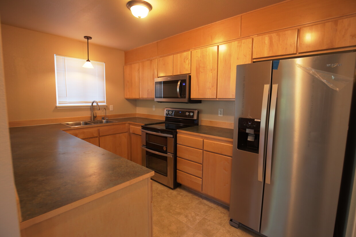 Foto principal - 20301 19th Ave NE