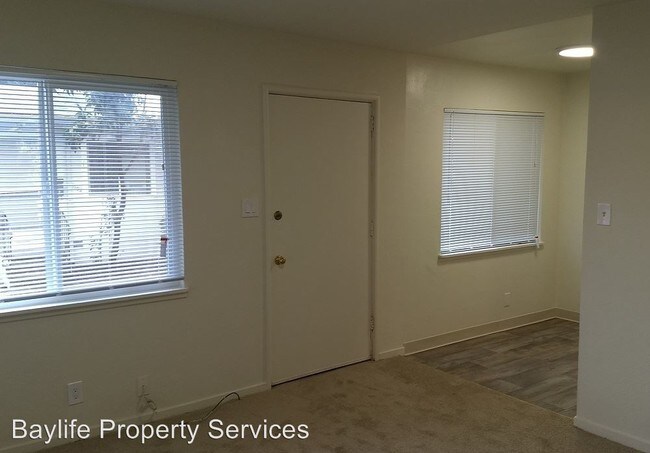 Building Photo - 1175 Oakview Ave