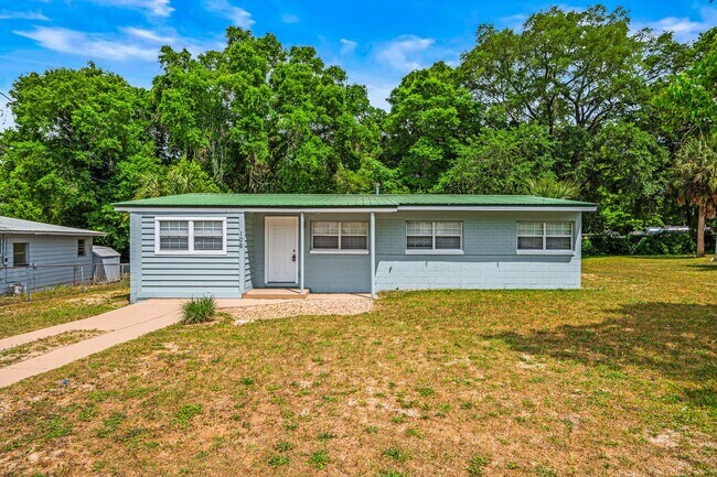 Building Photo - 106 Sikes Dr