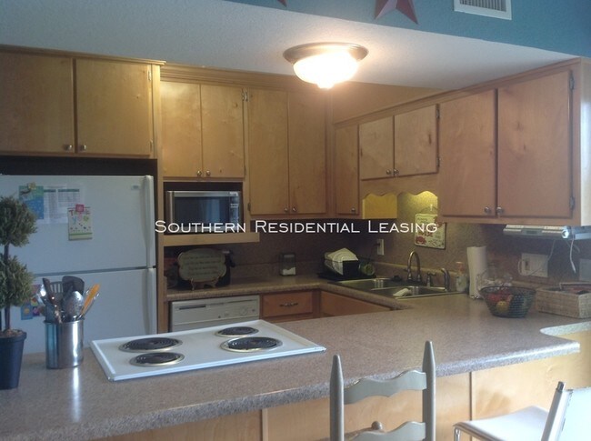 Building Photo - 4000 Gulf Terrace Dr