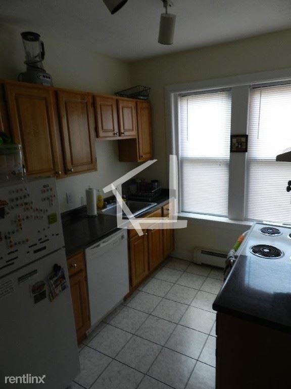 Building Photo - 3 br, 1.5 bath  - 1940 Beacon St # S6