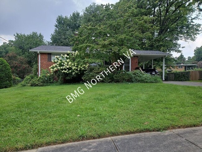 Photo - 10246 Dale Dr House