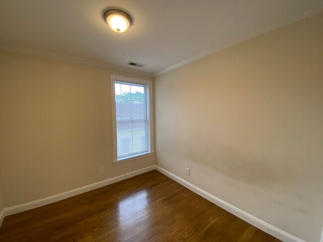 Foto del edificio - 2747 Washington St