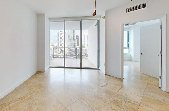 Foto del edificio - 350 S Miami Ave