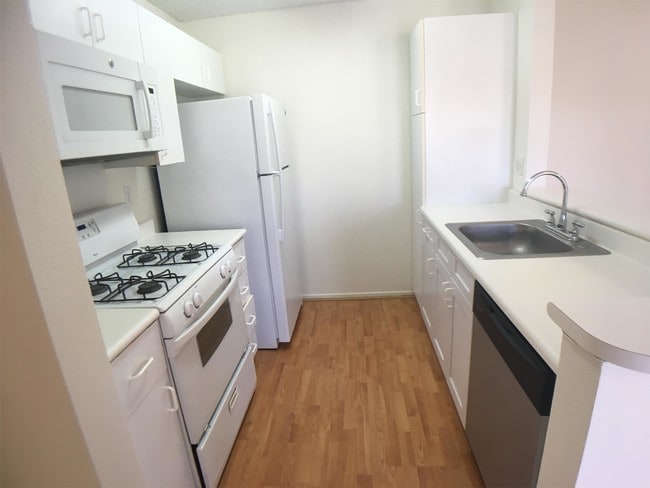 Building Photo - 91-295-295 Hanapouli Cir