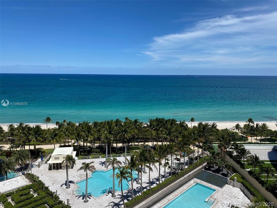 Primary Photo - 9701 Collins Ave