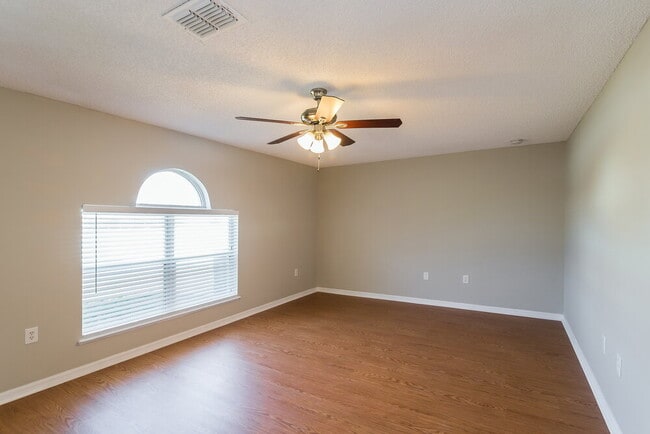 Building Photo - 8730 Lancashire Dr