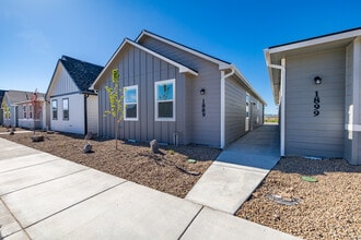 Building Photo - 1889 N W Enterprise St