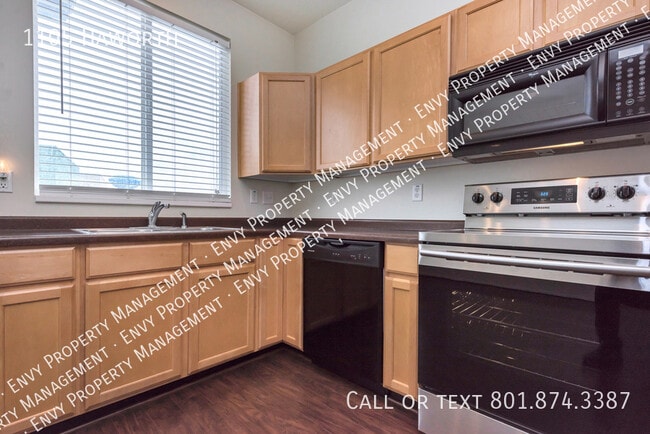 Building Photo - 1105 Haworth-