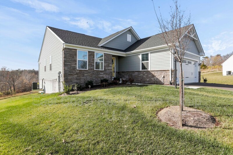 Foto principal - 329 Bookers Ct