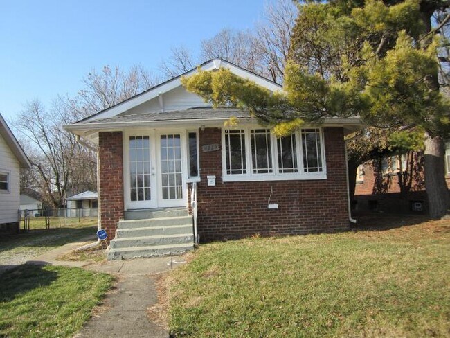 Building Photo - 2 bedroom in Indianapolis IN 46205