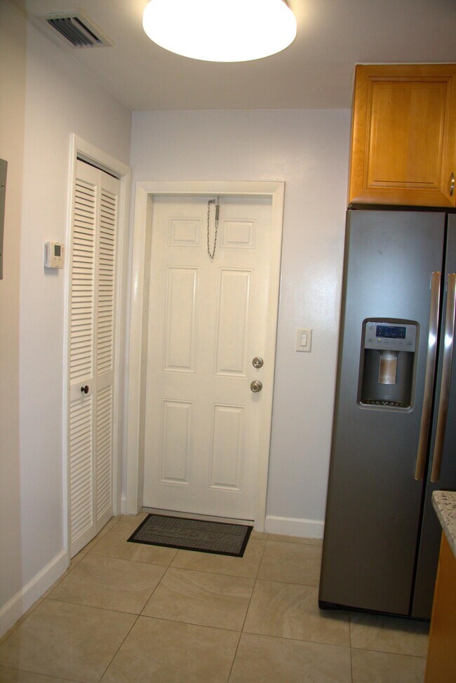 Foto del edificio - 112 1st Ave S