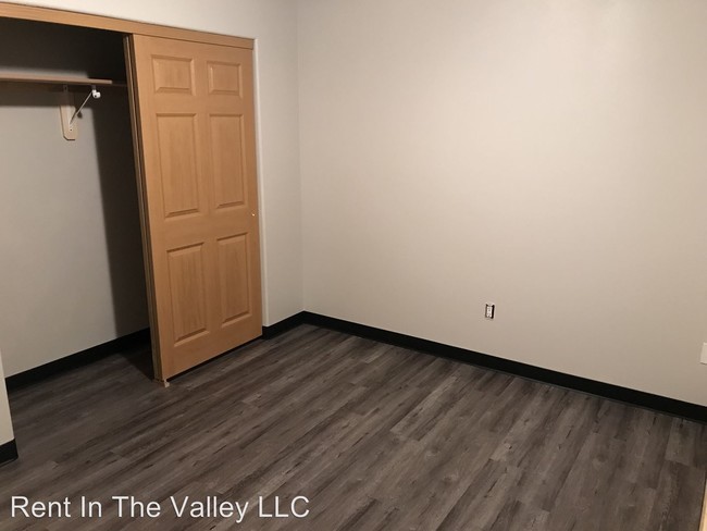 Building Photo - 2651 E Quiet Cir