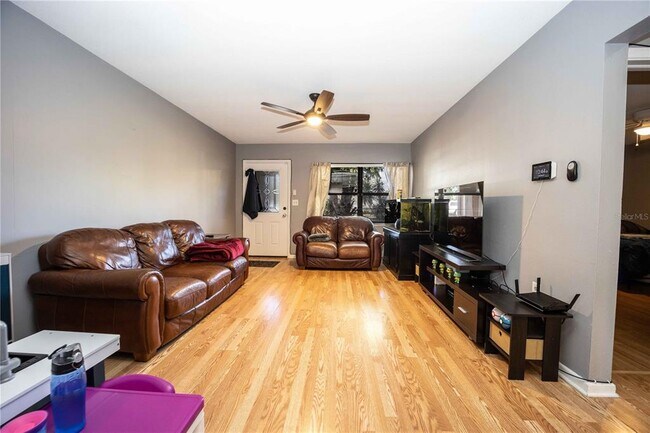 Foto del edificio - 204 S Moss St