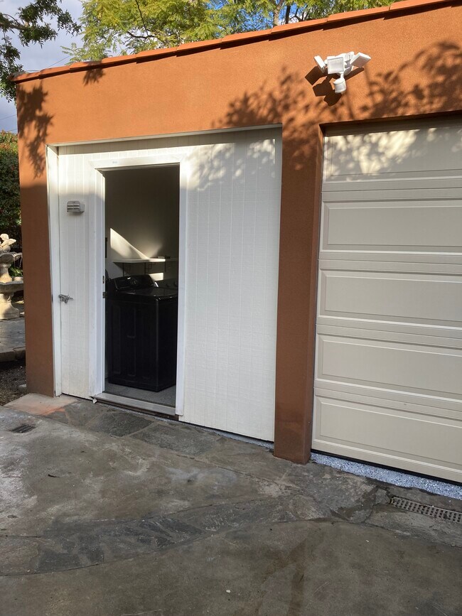 Utility Room - Washer&Dryer - 1350 S Ridgeley Dr