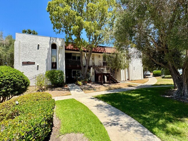 Foto del edificio - Upgraded 2 Bedroom 1 Bath Condo In Casa Del Cerro, Central A/C, Pool
