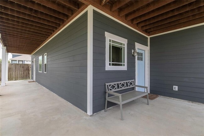Building Photo - 201 Ave of The Orchards