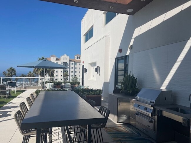 Building Photo - 355 N Cleveland St