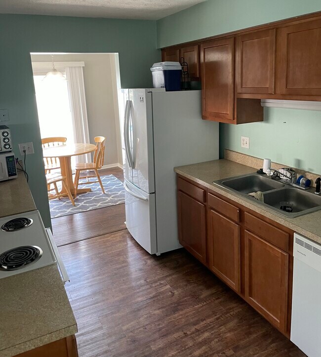 Kitchen - 5236 Dierker Rd