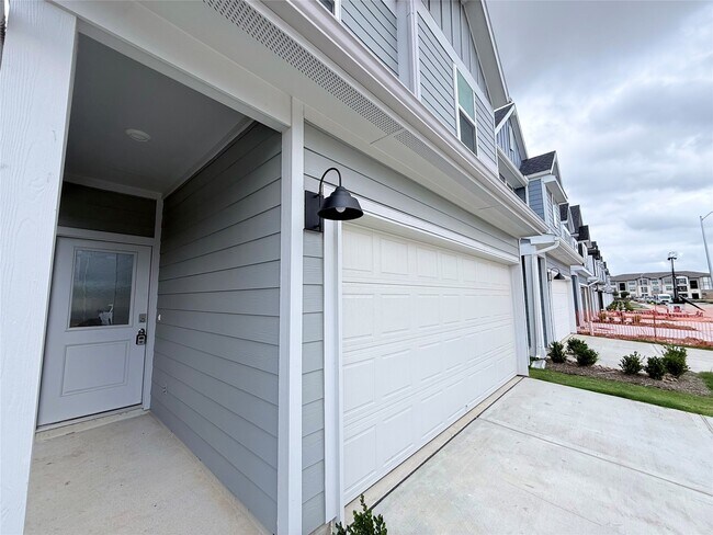 Foto del edificio - 28214 Meadowlark Sky Dr