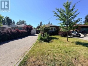 Building Photo - 15 Leahann Dr
