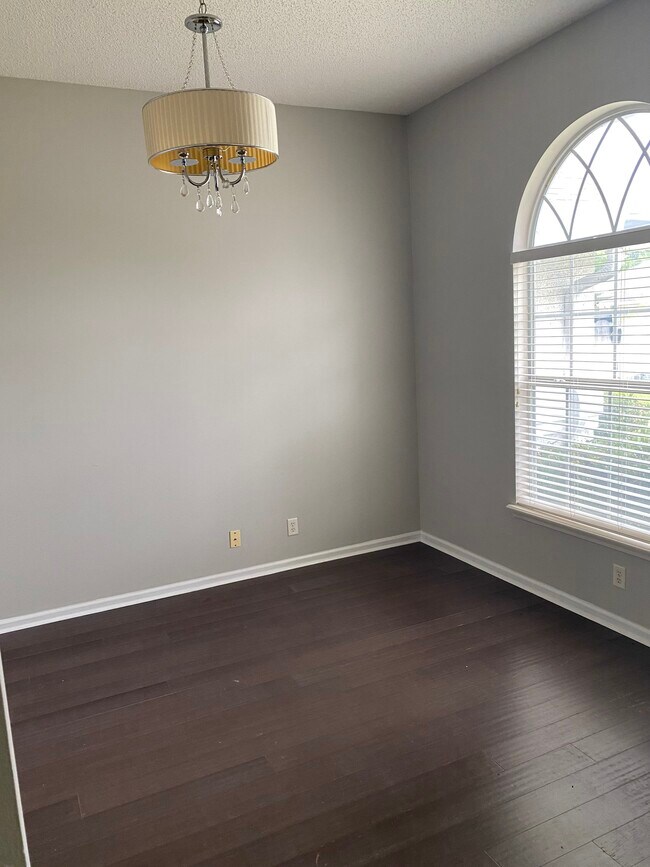 Foto del edificio - 12033 Walkers Glen Ln N