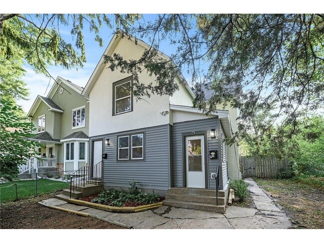 Building Photo - 3606 N Bryant Ave