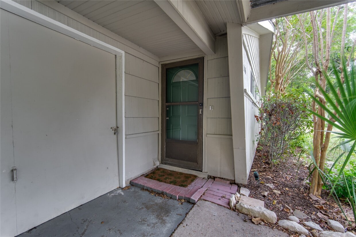 Building Photo - 3106 Maysel St