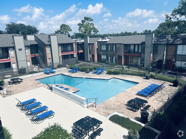 Building Photo - Woods On Lamonte