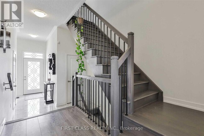 Photo du bâtiment - 3211 Mintwood Cir