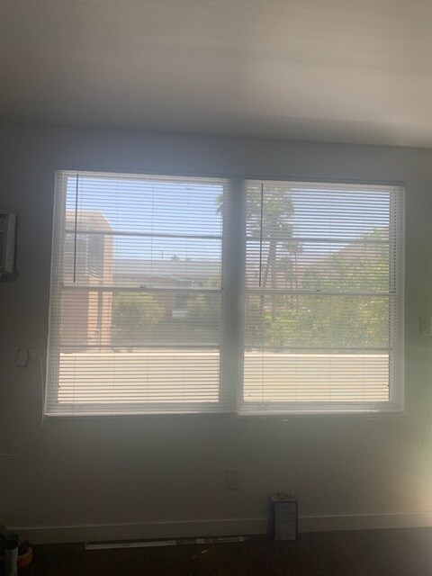 room w a view - 373 S Palm Canyon Dr