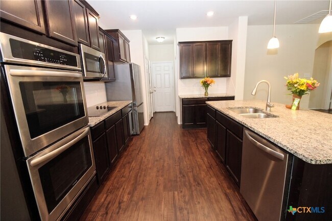 Foto del edificio - 1202 Stonewall Ridge
