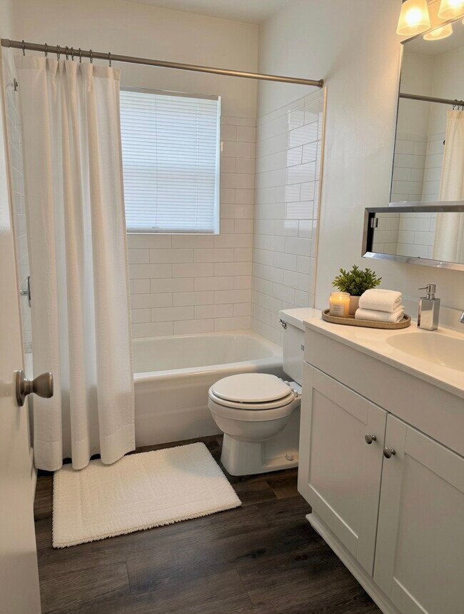 Foto del edificio - Granada Apartments & Townhomes