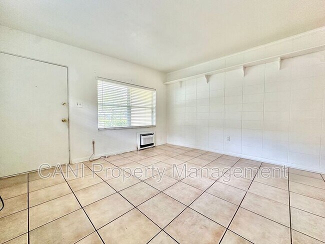 Foto del edificio - 1310 E Esther St