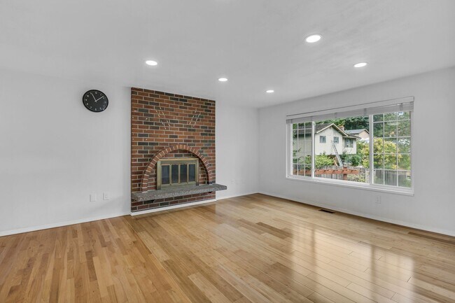 Photo - Three bedroom plus bonus room, and 2.5 bat... House