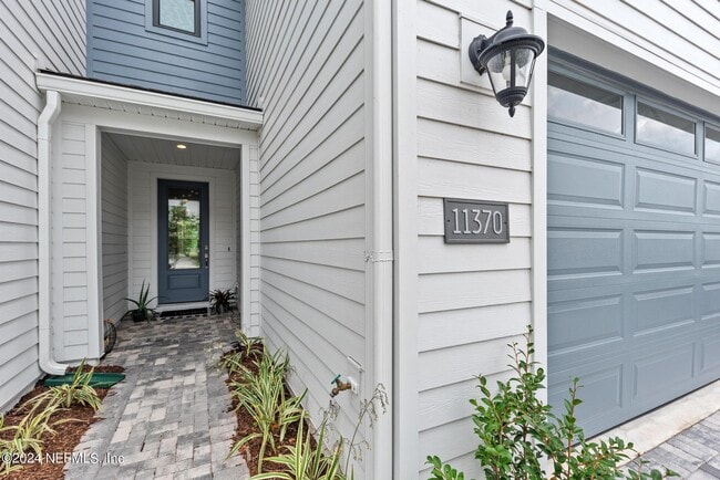 Building Photo - 11370 Newtonian Blvd