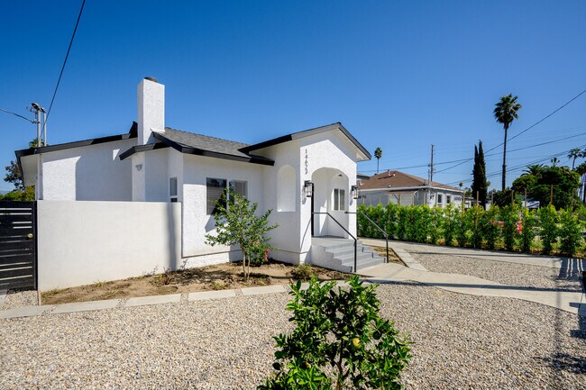 Foto del edificio - 14623 Kittridge St
