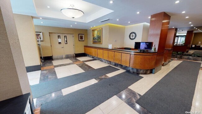 Foto del edificio - 118-17 Union Tpke