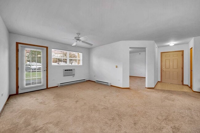 Un dormitorio/Den - Highlands of Kensington Manor