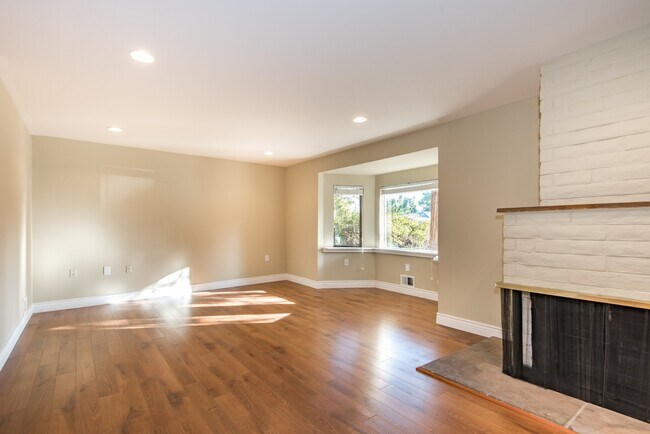 Foto del edificio - Beautiful Los Gatos Home Minutes to Downto...