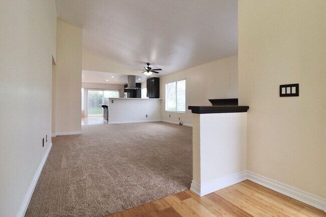 Foto del edificio - Welcome to this updated single-story 3-bedroom, 2-bath home located in the desirable Fairfield Mi...